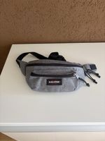 Sac banane Eastpak gris bon état