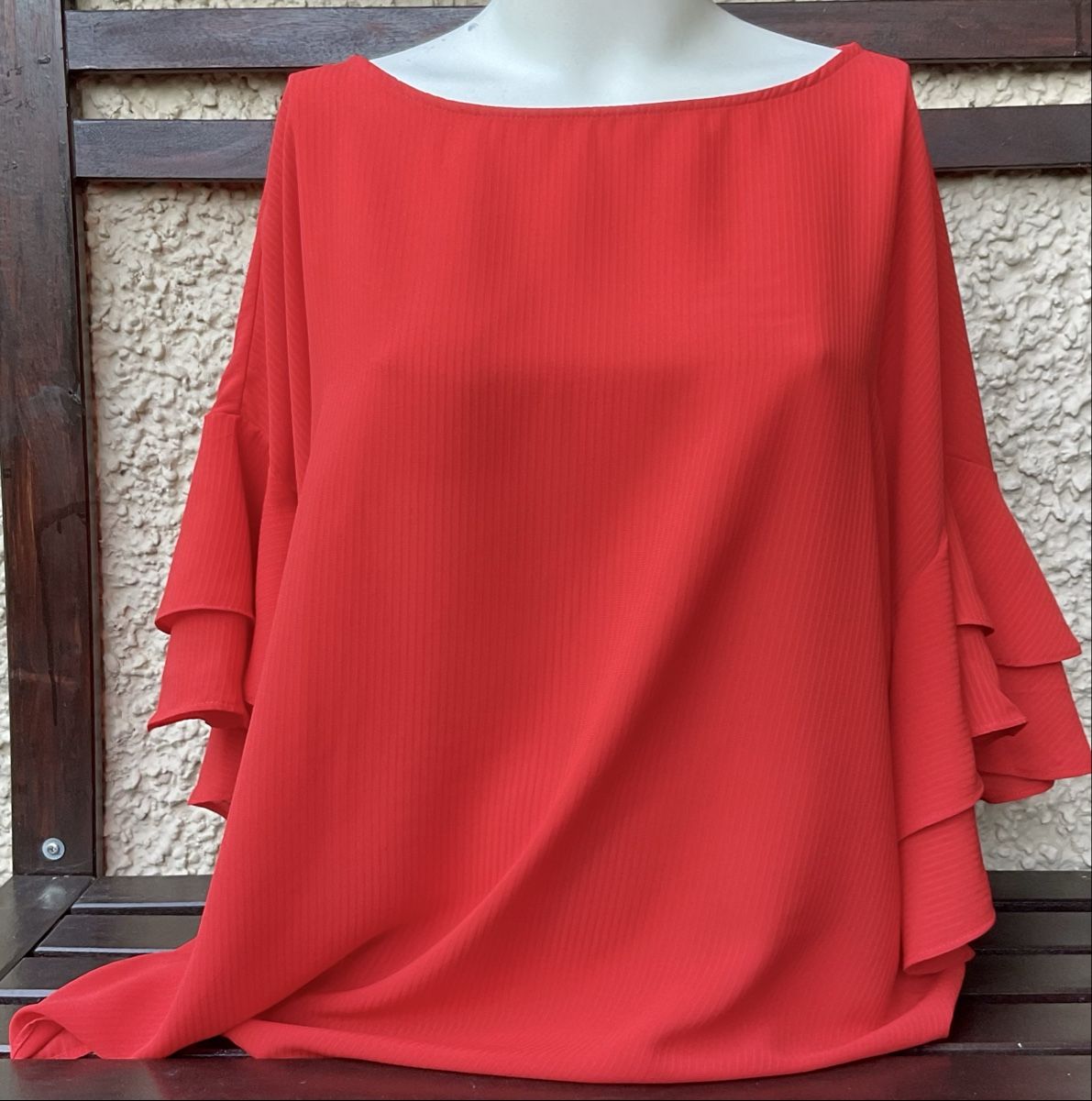 H&M Camicette: H&M - raffiniertes Blusenshirt, neuwertig, Gr. 48 – Nuovo (secondo la descrizione) da Regensdorf venduto da lotti8105