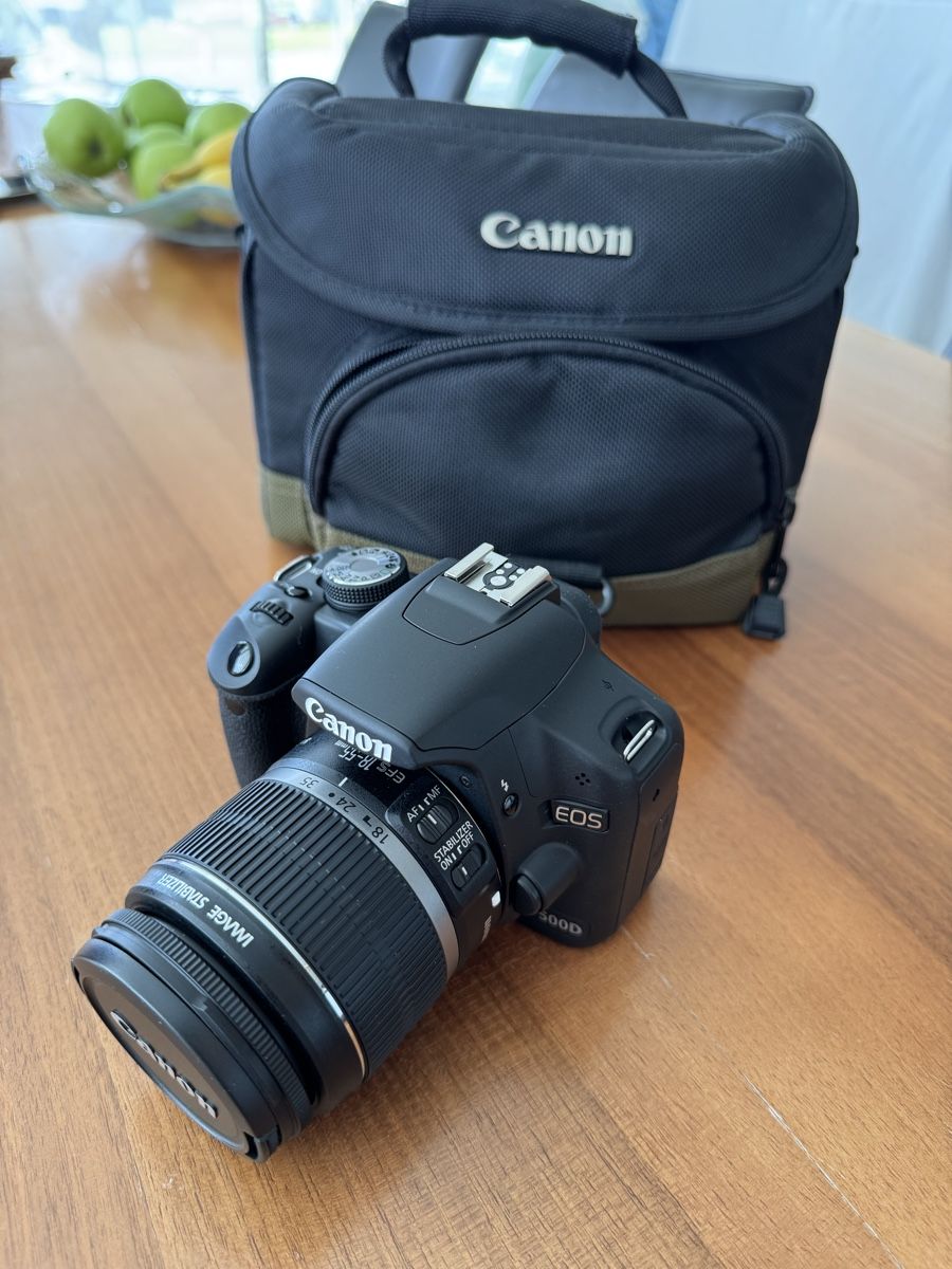 Canon Fotocamera: Canon EOS 500D Kamera mit Zubehör – Nuovo (secondo la descrizione) da Bassersdorf venduto da Aquarius89