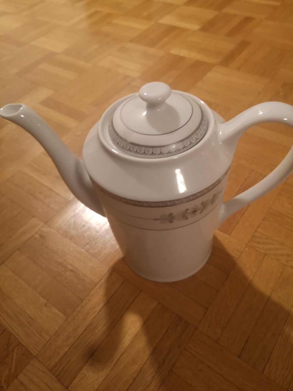 Teekannen: wunderschöne Teekanne – Neu und originalverpackt aus Dietikon von aro_mr6l