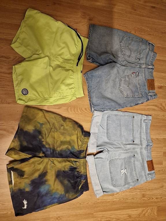 Lots de vêtements: Shorts e Costumi da bagno – D'occasion à Bern par YarickKozlov 1
