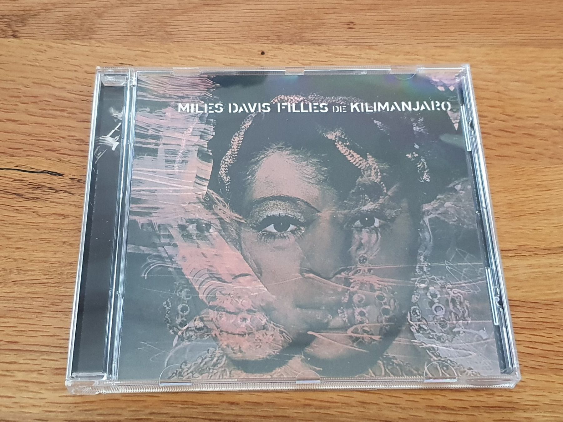 CD: Miles Davis - Filles de Kilimanjaro - CD 2002 Remastered – Usato da Auenstein venduto da Trilos