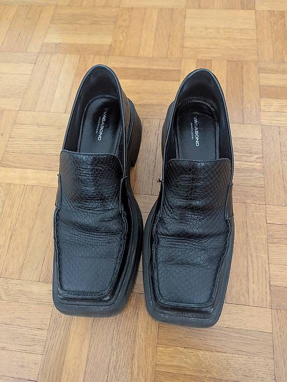 Scarpe da donna: Schwarze Vagabond Eyre Loafer Square Toe – Usato da Zürich venduto da lin_6dtc 4