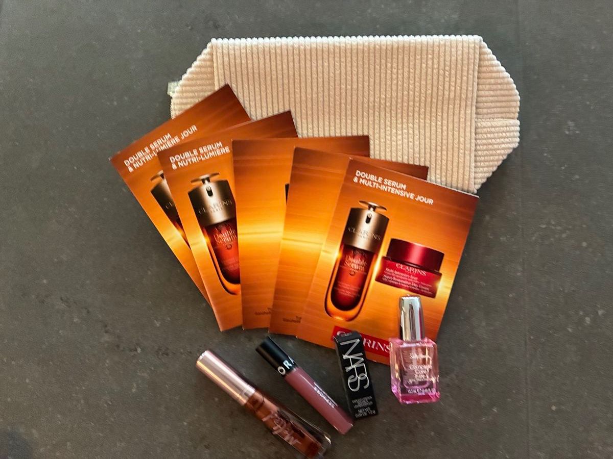 Gesichtspflege: Make-up Set: Versch. Lippenstifte & Serum Proben & Trousse – Neu und originalverpackt aus Niederglatt ZH von karinso