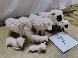 Schwarzenberger Krippenfiguren 7 Schafe