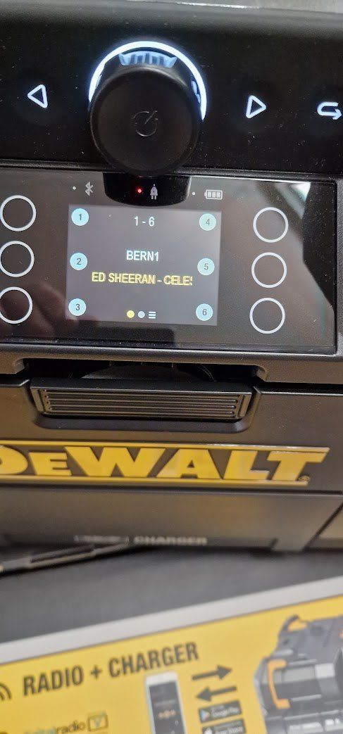 Dewalt Radio: Dewalt DAB+ Baustellenradio DWST1-81078 – Nuovo e nell'imballaggio originale da Koppigen venduto da Bracher_Mail-House 2
