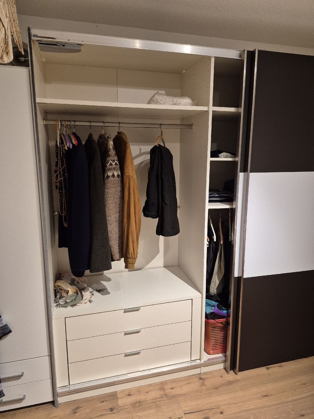 Schränke: Schlafzimmerschrank – Gebraucht aus Oftringen von Suti5 2