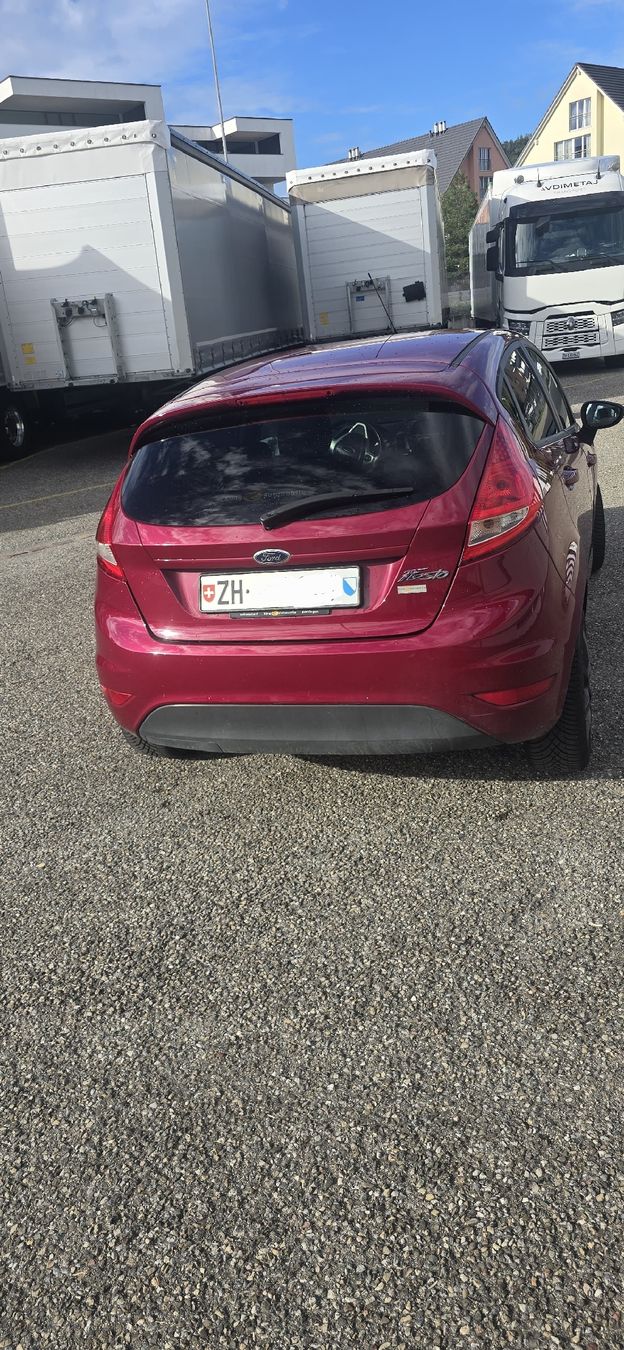 Ford Automobili: Ford Fiesta 1.4i Automat – Usato da Bachenbülach venduto da Technoise3 2