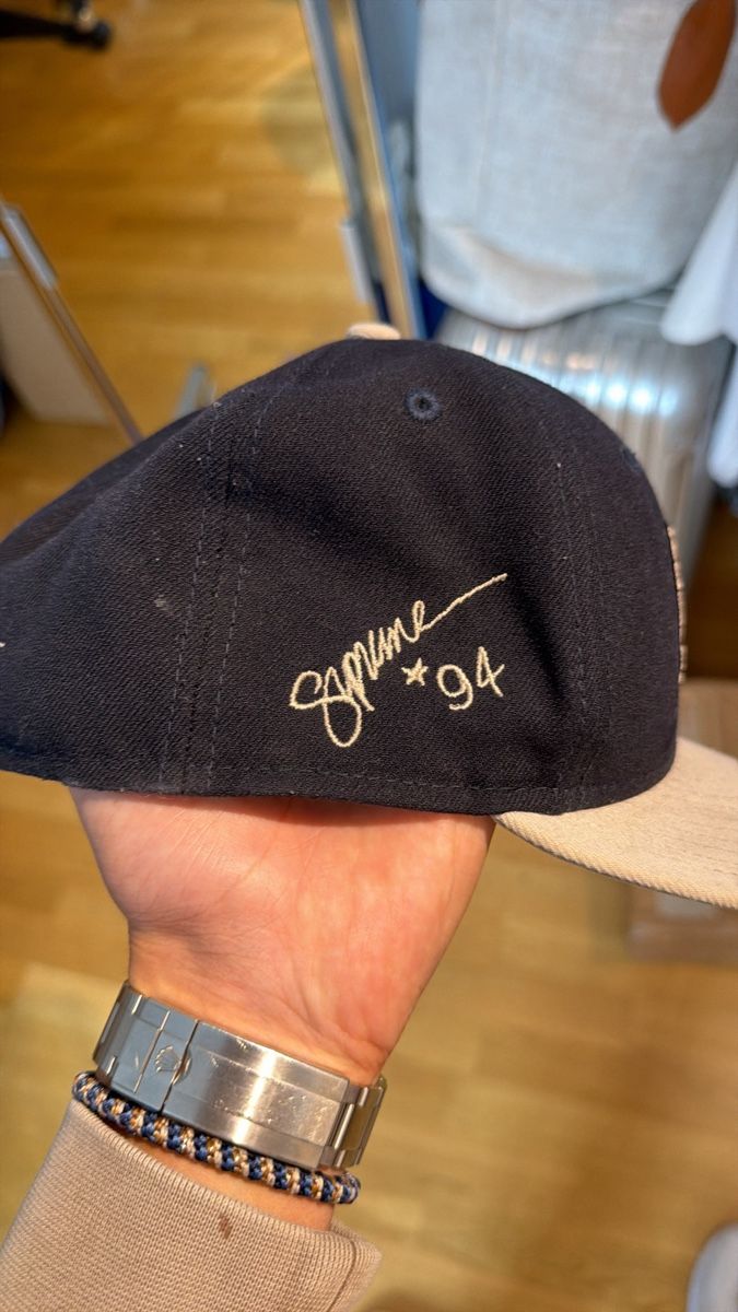 Supreme Chapeaux, bonnets & casquettes: Supreme fitted cap – D'occasion à Basel par nicolasschneeberger 1