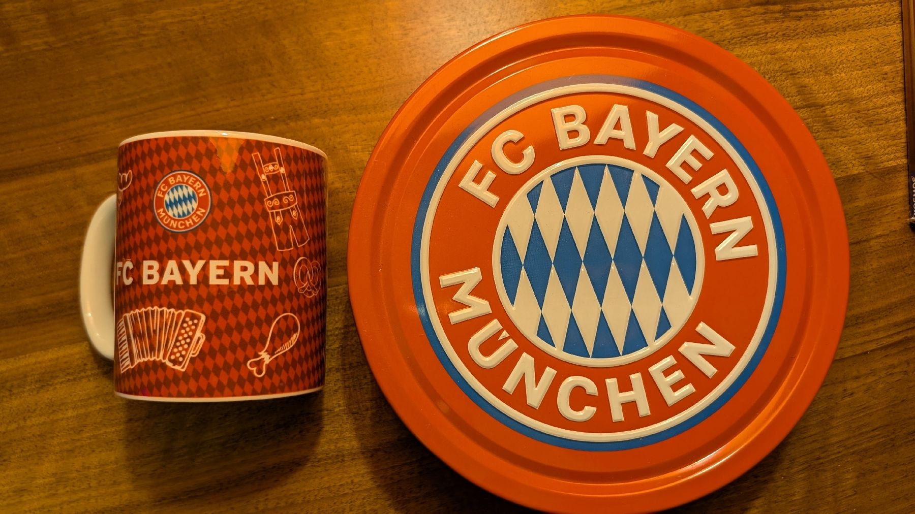 Tazze: FC Bayern Tasse und Keksdose – Usato da Zürich venduto da Dekiele