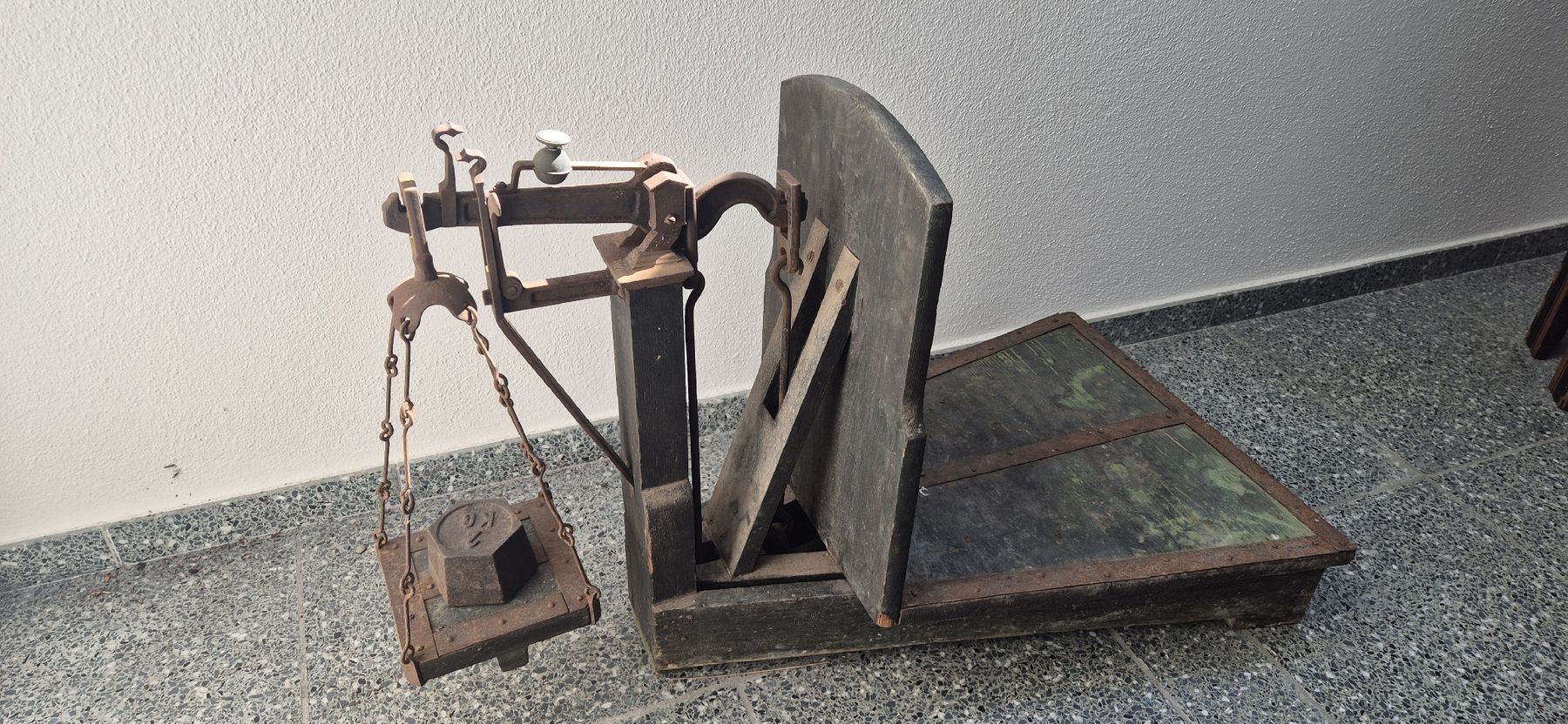 Waagen und Gewichte: Antike Waage, nostalgisch, funktionierende  Dekoration – Gebraucht aus Volketswil von escorbach