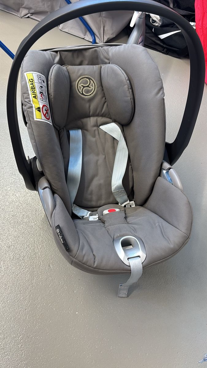 Cybex Seggiolini per auto: Cybex Platinum Babyschale – Usato da Rüti ZH venduto da sar_fch9 2
