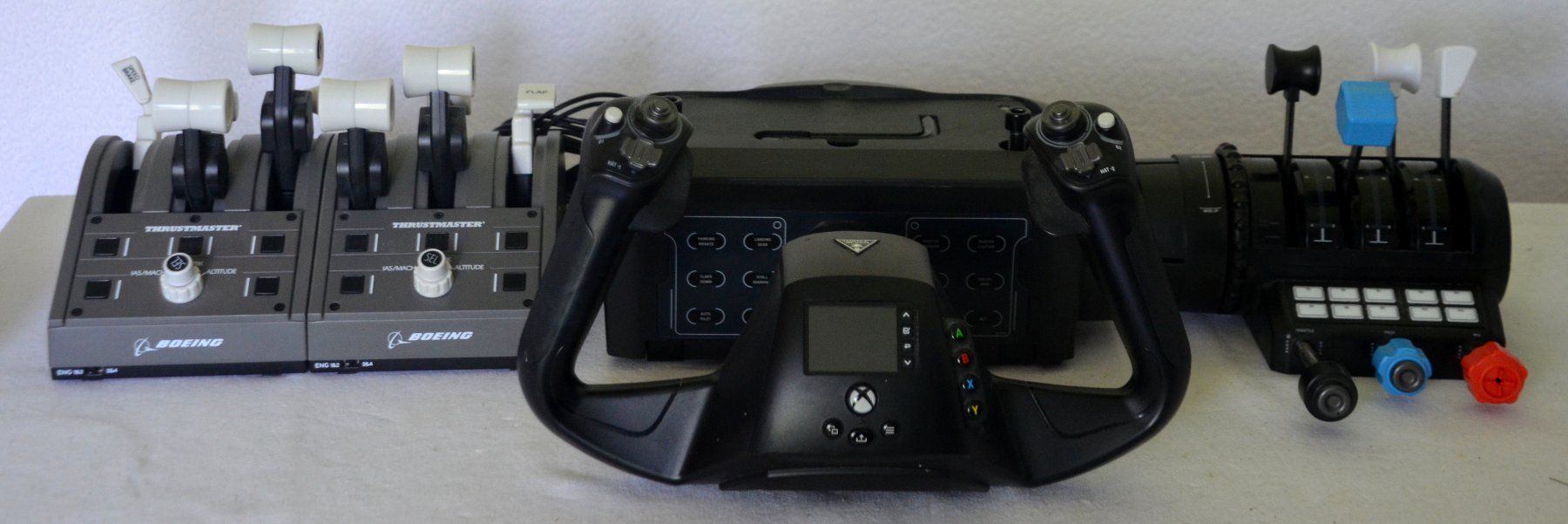 Thrustmaster Controller: Thrustmaster TCA QuadrantBoeing Flight Simulation PC XboxOne – Usato da Collonges venduto da arashee