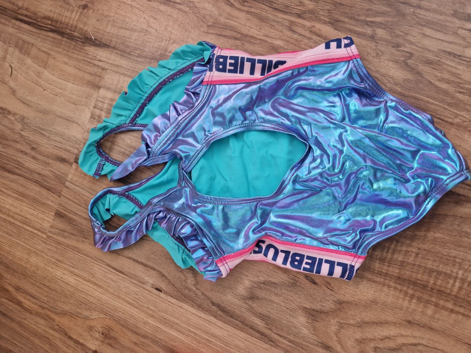 Costumi da bagno & Bikini: Mädchen Design Badeanzug Glitzer Look, NEU – Nuovo e nell'imballaggio originale da Riken AG venduto da cha_2svd 2