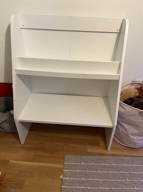 Gratis Bücherregal in 8032 Zurich zu verschenken (Gebraucht) in Zürich für CHF 1 – nur Abholung auf Ricardo kaufen