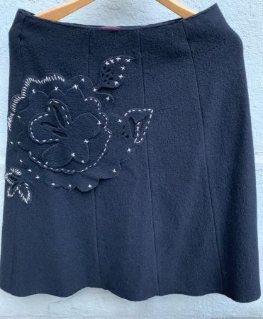 Superbe jupe noire KENZO laine bouillie fleur brodée t.38