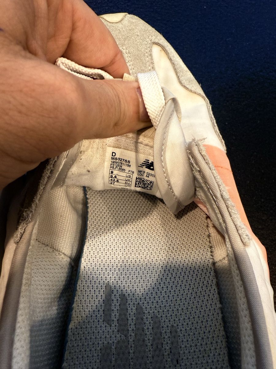 Scarpe da uomo: New balance 327  42.5 – Usato da Bulle venduto da HT8 3