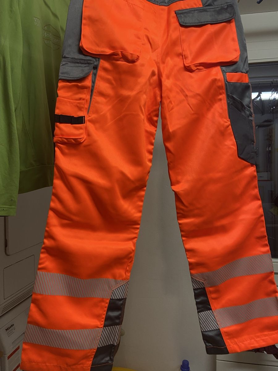 Hosen: Warnschutz-Hose Gr.5 – Neu (gemäss Beschreibung) aus Gurmels von T7.220 1