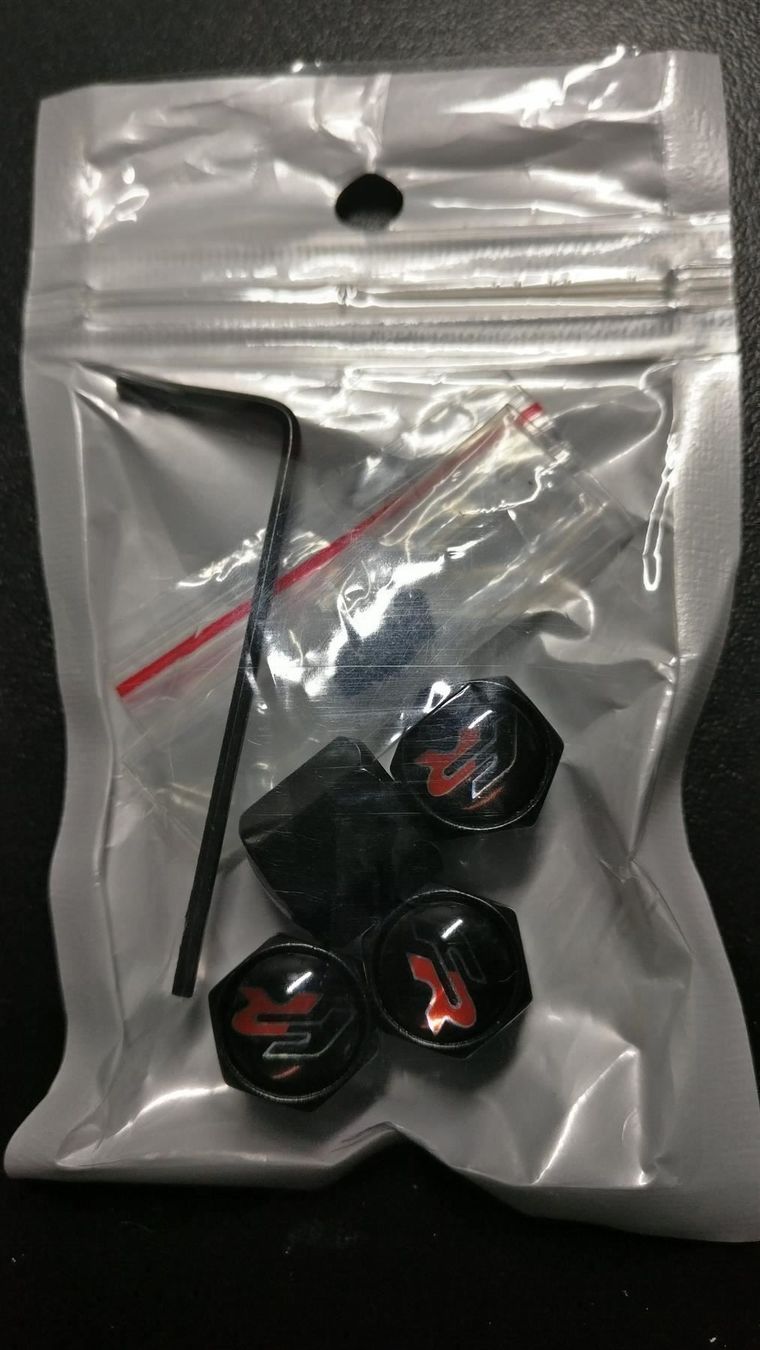 Seat Tutti pezzi di ricambio auto: Ventilkappen Schwarz mit FR Logo – Nuovo e nell'imballaggio originale da Wohlen AG venduto da Rianxo 3