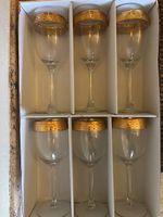 6 verres de vin précieux avec bordure dorée, vintage.