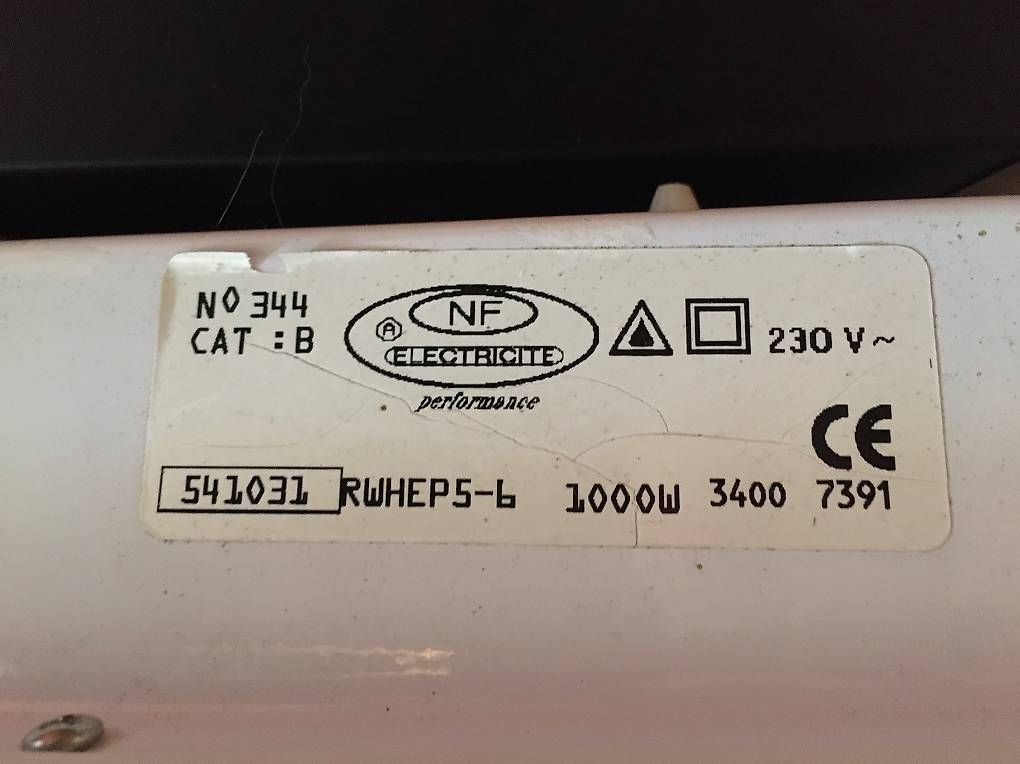 Heizgeräte: Radiatori elettrici NF Electricite a parete – Gebraucht aus Vezia von Curzio83 3