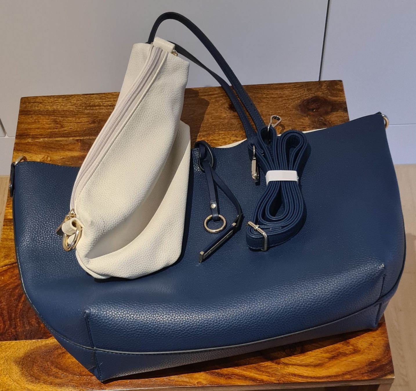 Taschen für Damen: Handtasche – Gebraucht aus Islikon von EFH651 4