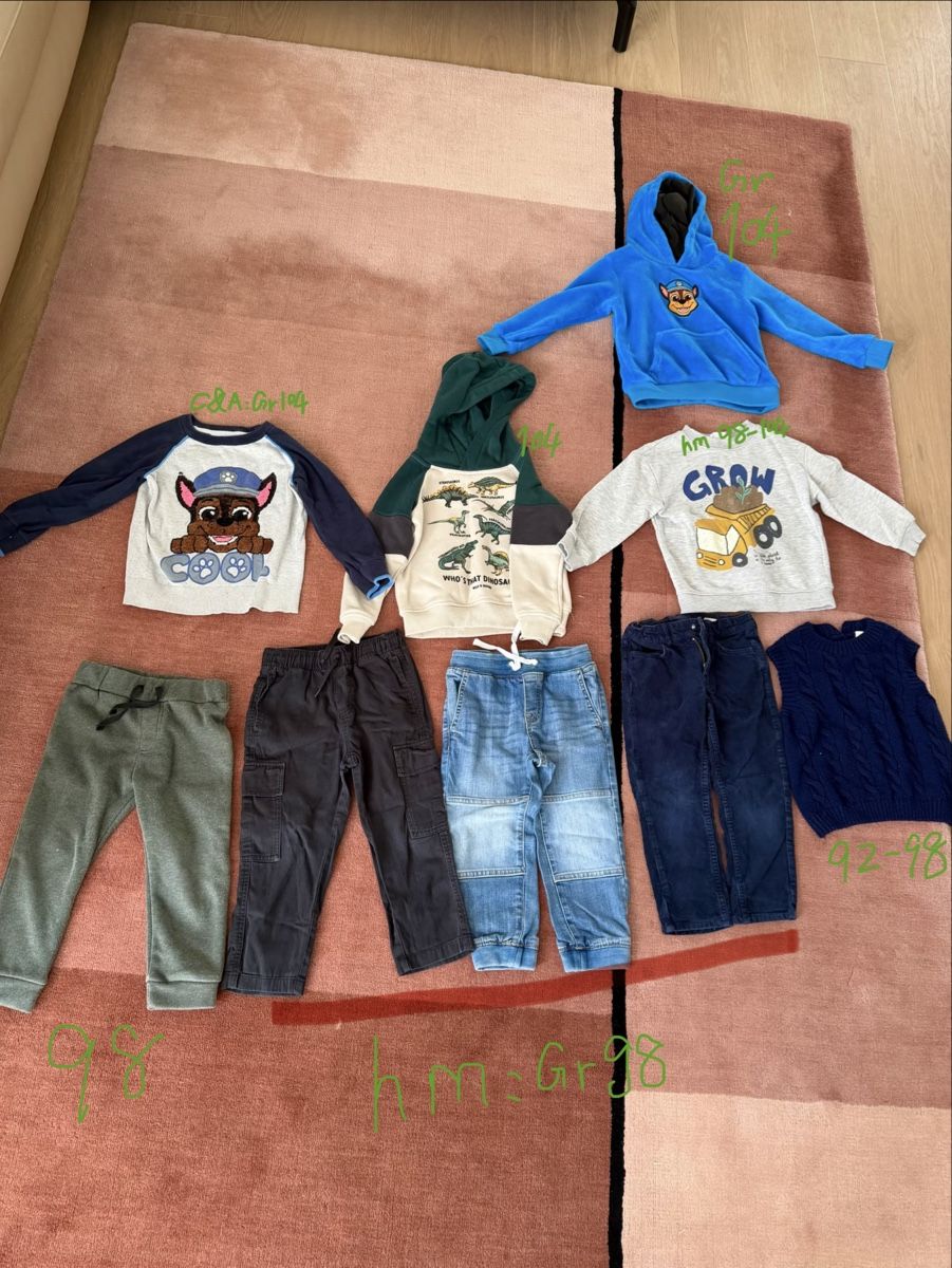 Lotti & Set di vestiti: Jungen Kleiderpaket Gr98-104 – Usato da Therwil venduto da srosselli