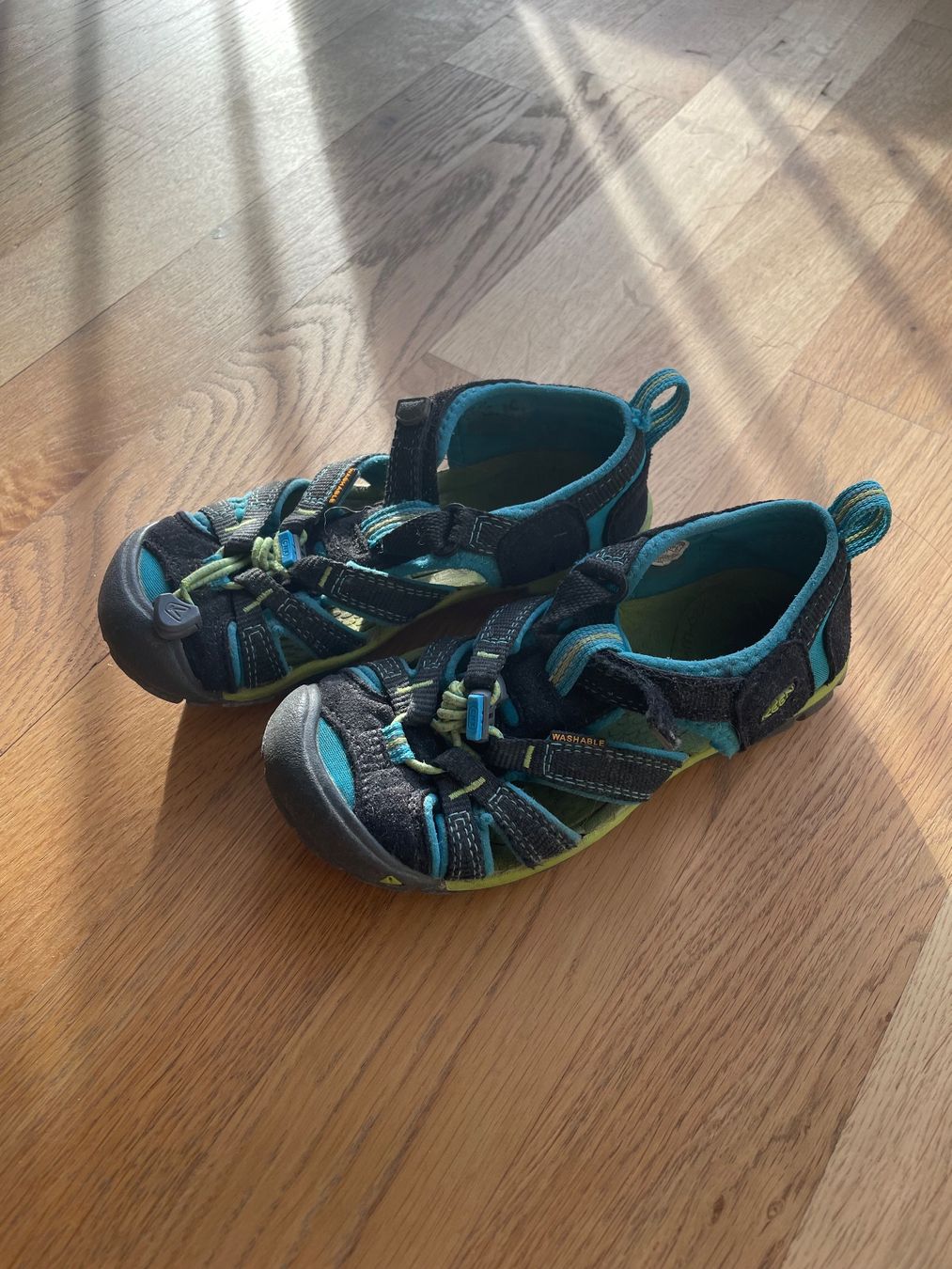 Keen Schuhe für Jungen: Keen Wassersandalen, Grösse 29 – Gebraucht aus Biel/Bienne von Cyp79