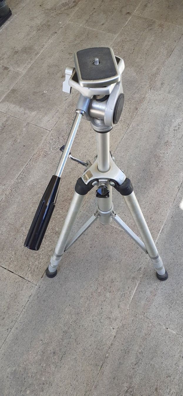 Treppiedi & Teste: Stativ 1960er - Silk Master Silk/Silk Tripod Delux – Usato da Mörschwil venduto da antiksalon21 1