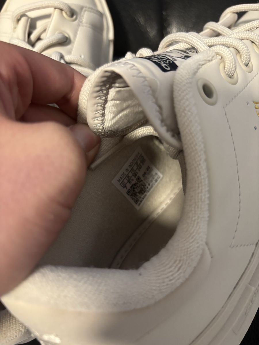 Adidas Scarpe da donna: Adidas Stan Smith White Sneakers – Usato da Chur venduto da Cuteclothes7k 2