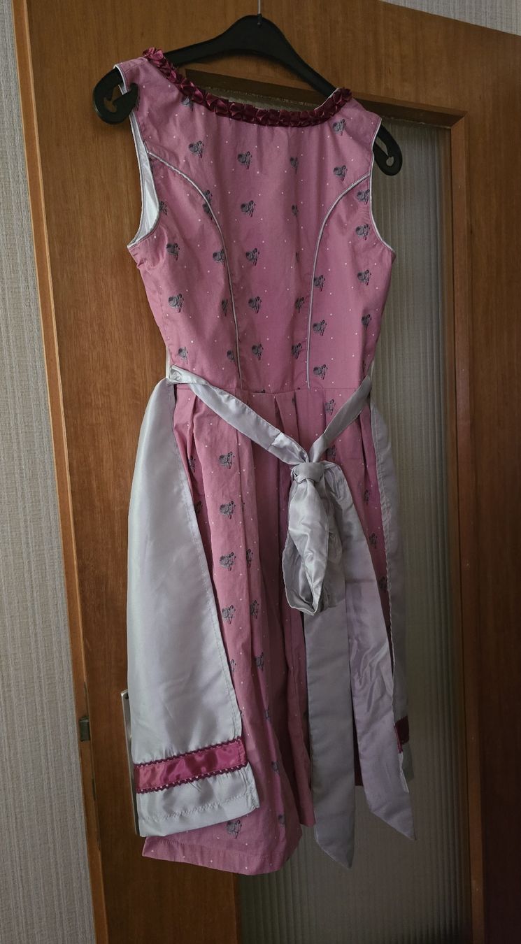Robes: Dirndl 40/42 – D'occasion à Jona par baccara55 1