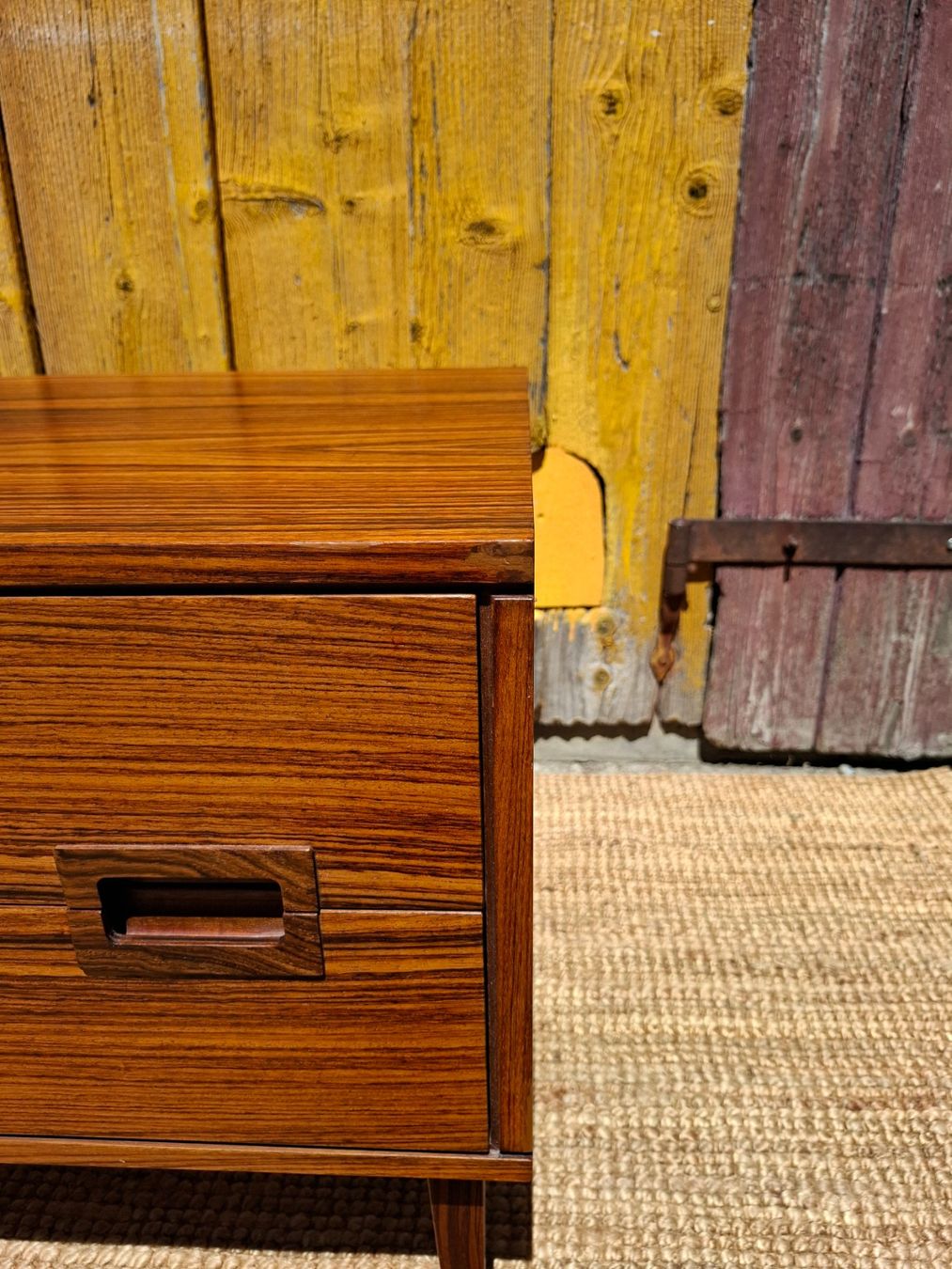 Cassettiere: Mid Century  Minimalist Sideboard Palisander style – Usato da Haslen AI venduto da Vintagelix 8