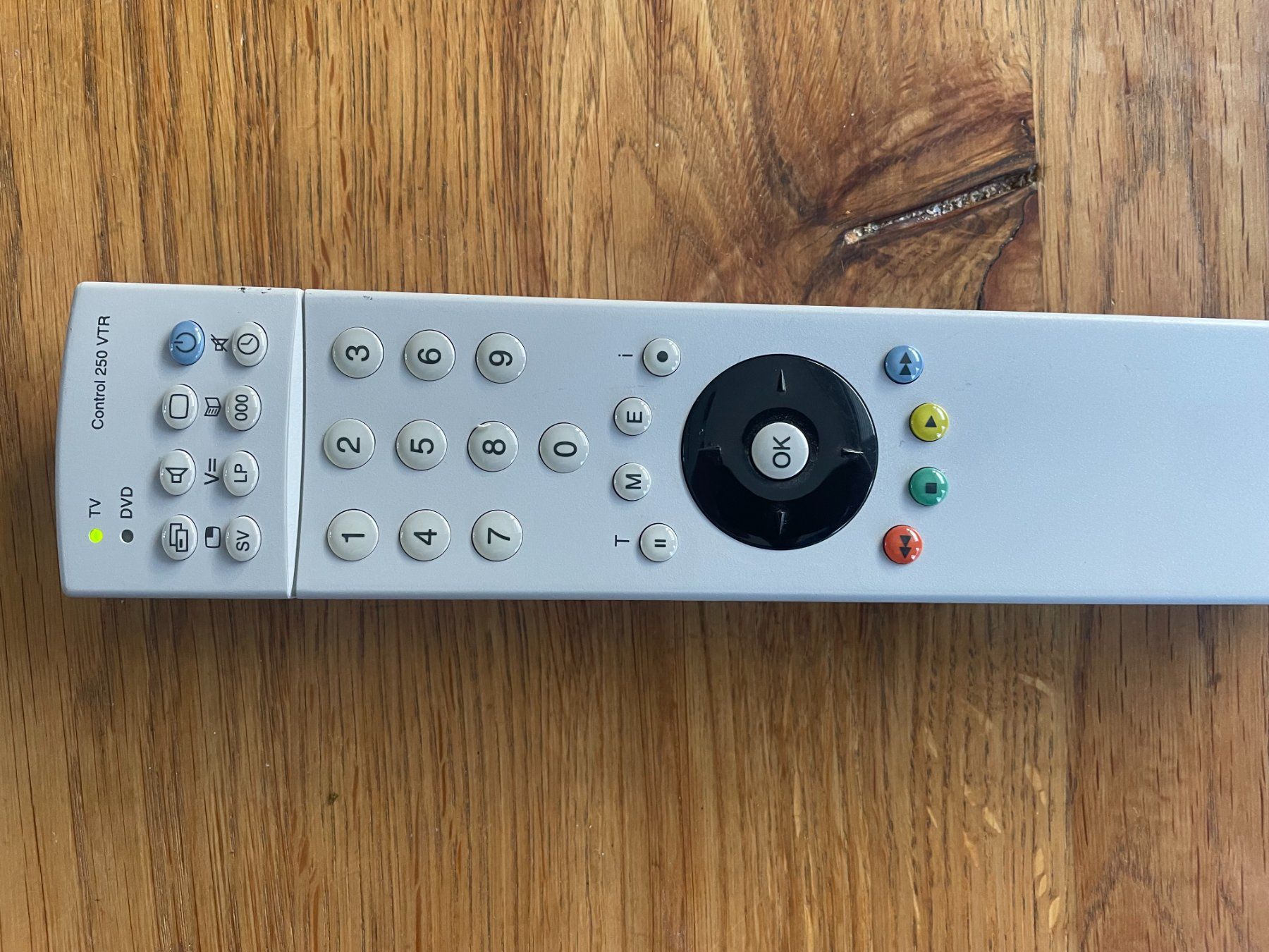 Loewe Telecomandi: Loewe systems Control 250 VTR Neu! Nie gebraucht. – Nuovo e nell'imballaggio originale da Schübelbach venduto da markusae 7