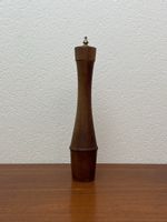 Grosse vintage Teak Pfeffermühle Spindel Holzpfeffermühle
