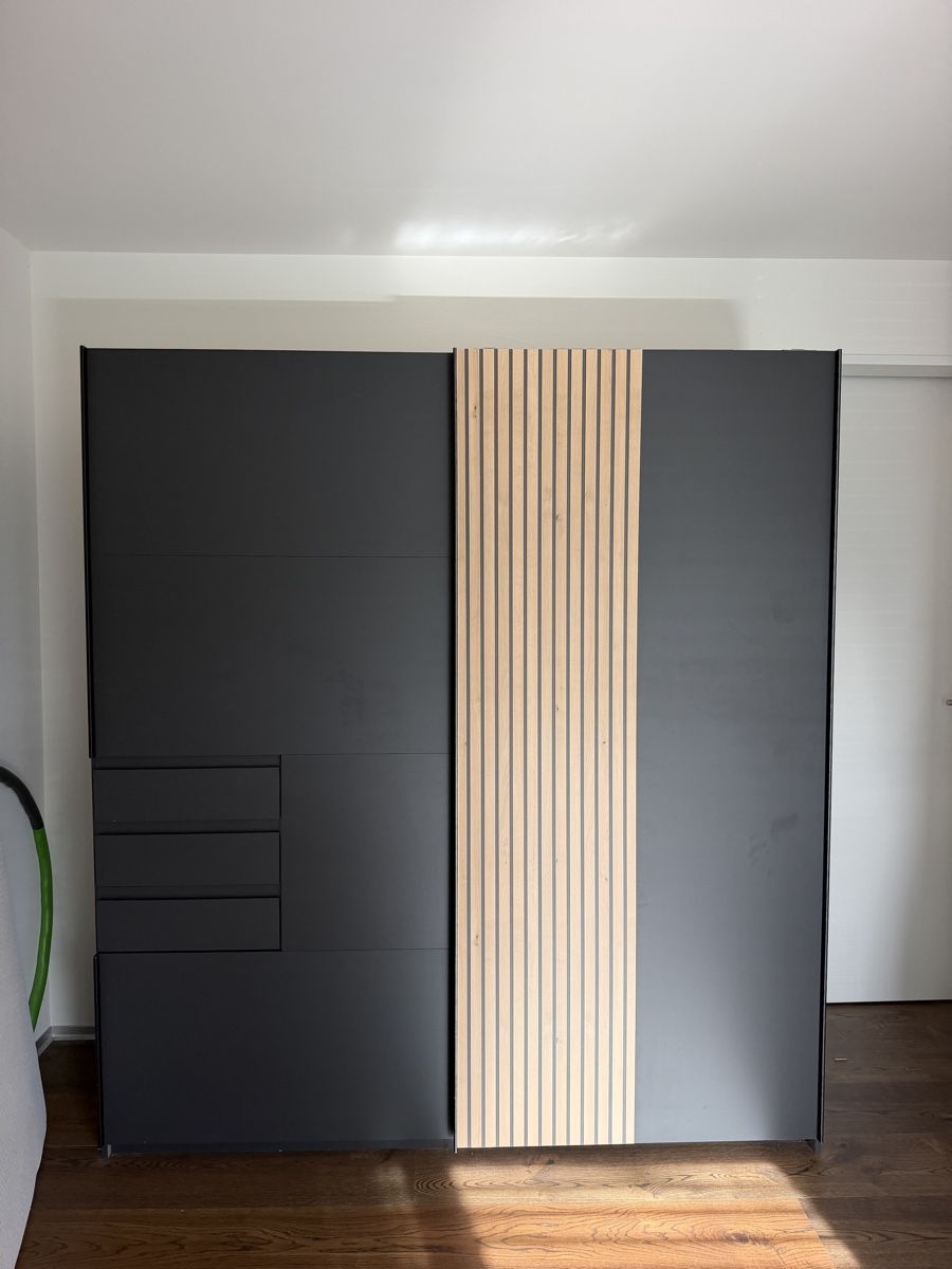 Armadi: Moderner Kleiderschrank – Usato da Winkel venduto da my19