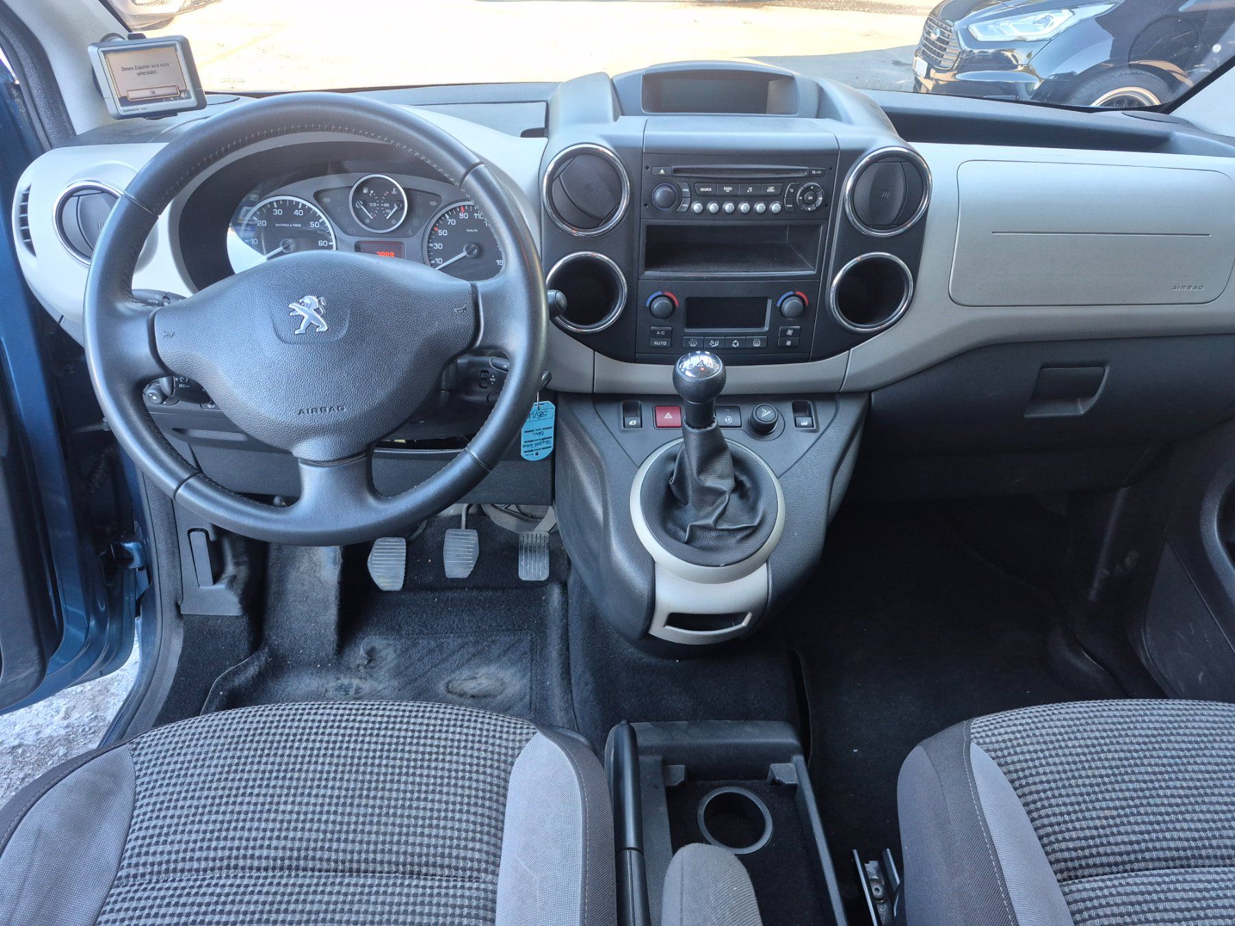Peugeot Autos: Peugeot Partner 1.6 – D'occasion à St. Margrethen par Autozentrum1 7