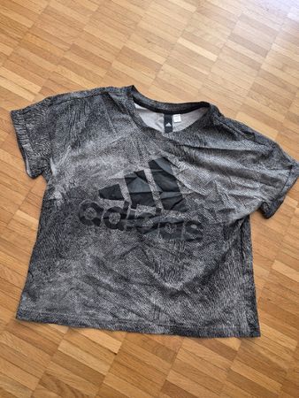 Adidas Sport T-Shirt, Grösse L, neu für den Sommer!
