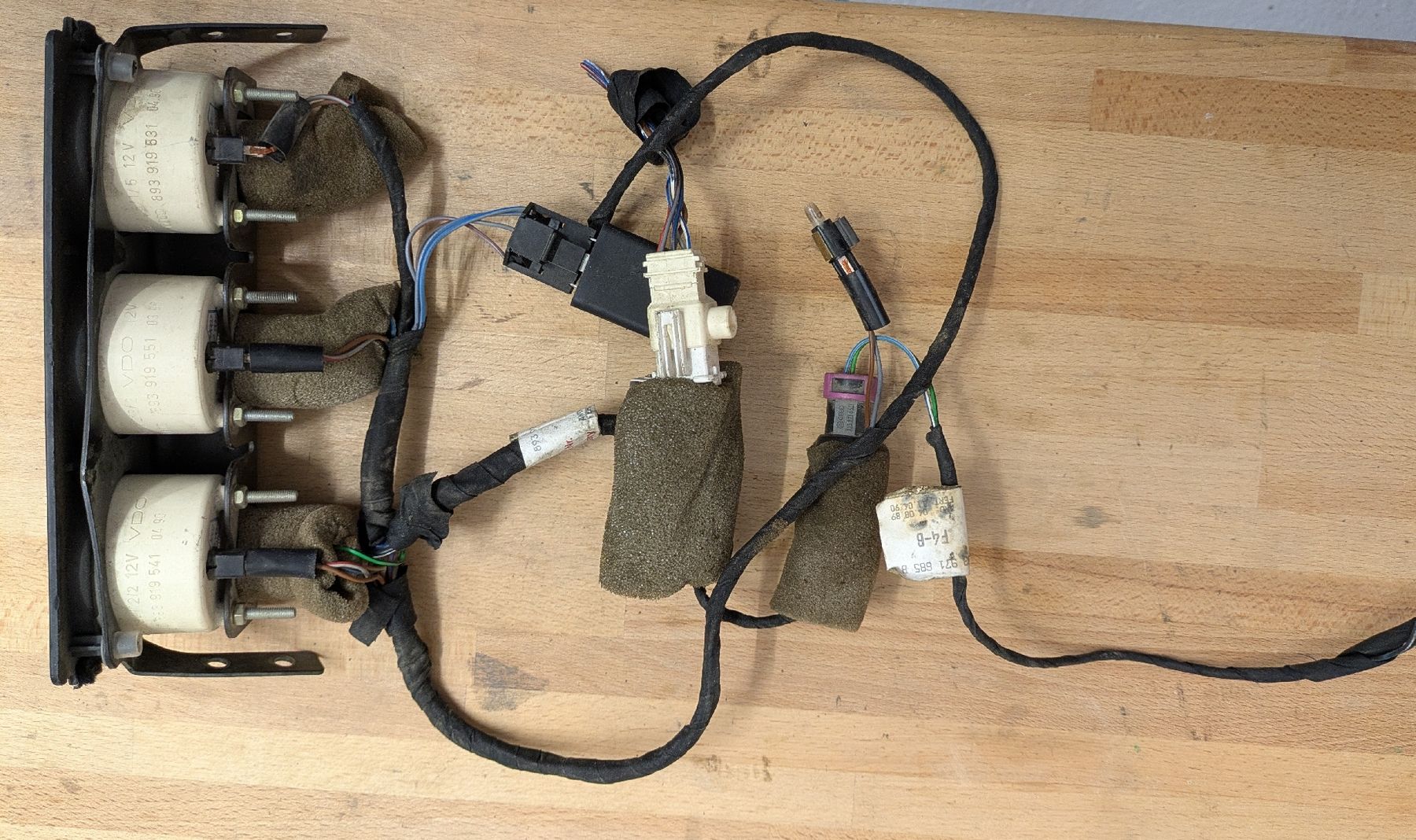 Audi Tutti pezzi di ricambio auto: AUDI 80 90 VDO Manomètres Température batterie  893863159 – Usato da Couvet venduto da nicolas30 2