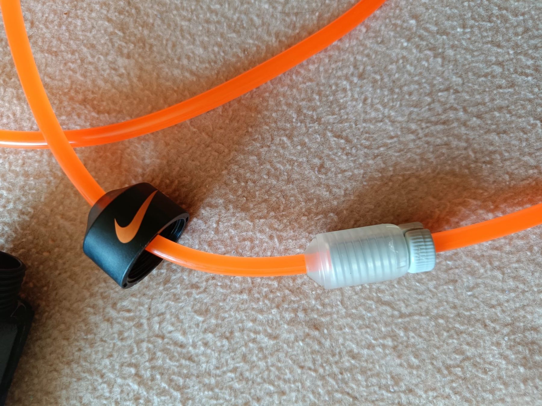 Corde per saltare: Nike Springseil, neuwertig, Orange – Usato da Sursee venduto da Steffi_2020 3