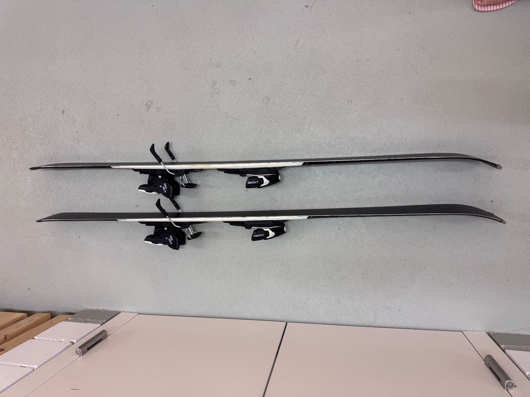 Salomon Skis: kl. Schuhe Grösse 25.5 – D'occasion à Meggen par mil_9p8n 7