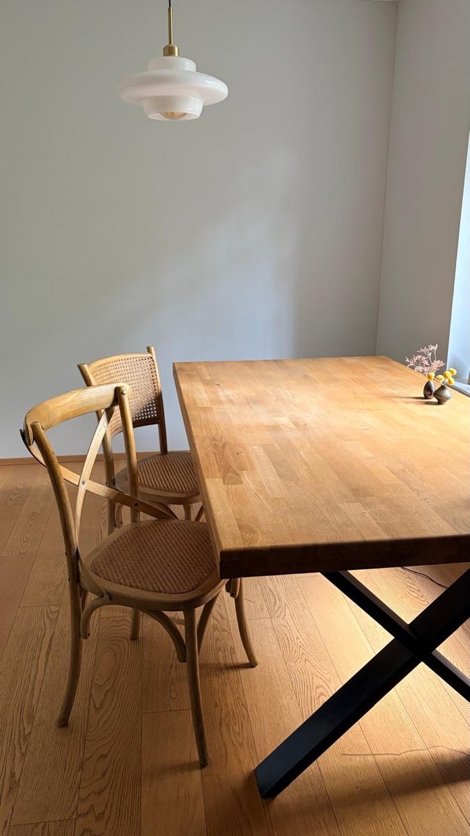 Tables: Pfister dining table – D'occasion à Zürich par bpo_cxj8