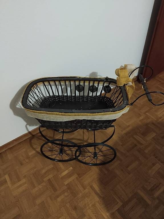 Carrozzine per bambole: Deko Puppenwagen – Usato da Dulliken venduto da jev_v2cz 2
