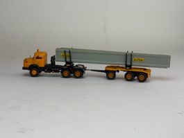 VE1- Kibri Mercedes Schwertransporter mit Betonelemen orange