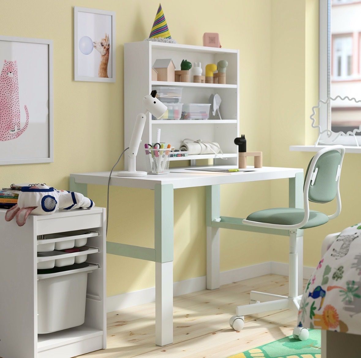 Ikea Bureaux: Schreibtisch gebraucht Kinder Ikea  – D'occasion à Staufen par ale_z6yr 3
