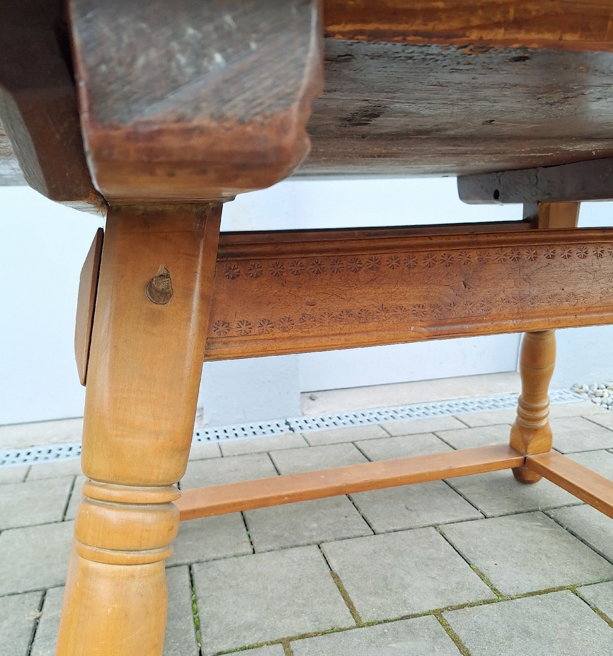 Tische: Antike Biedermeier Schiefertisch Barocker Stil  Nussbaum 19J – Gebraucht aus Fahrweid von SMILE.5 2