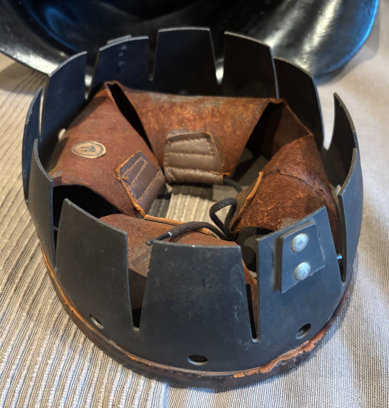 Pompieri: Helm - der Berufsfeuerwehr Sheffield England schwarz – Usato da Bern venduto da Chraebu2 7