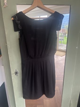 Robe courte noire, dos nu, Mango Collection, taille M