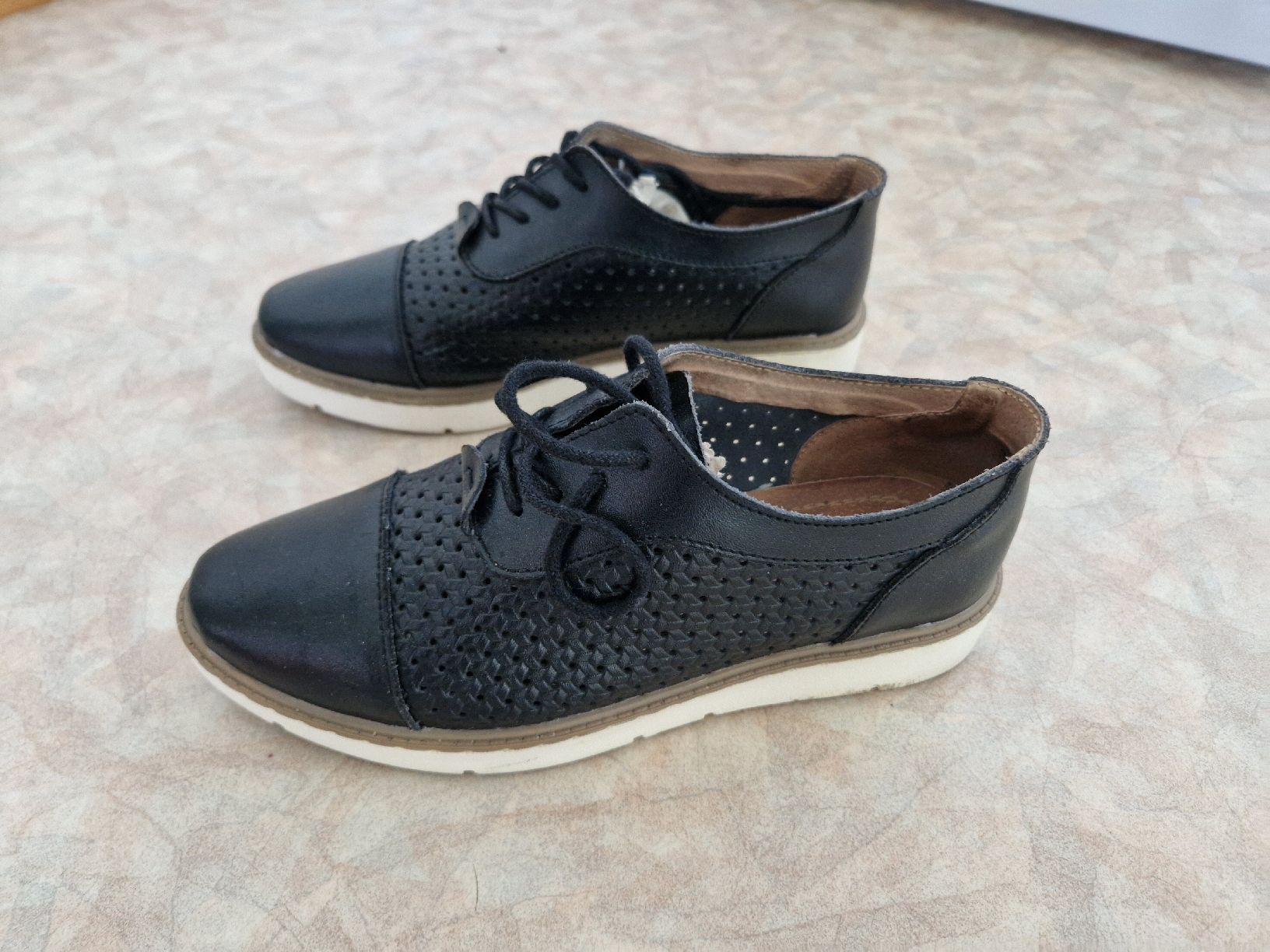 Scarpe da donna: Leder Schuhe Gr.38 – Usato da Triengen venduto da KittyKat6