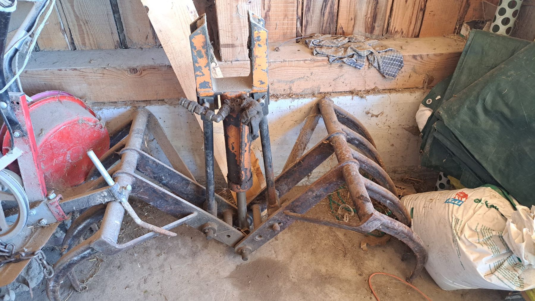 Tutte le macchine: 3 Punkt Mistkran/Bagger Tomenzoli C.P.360 – Usato da Eggiwil venduto da FarmallM 2