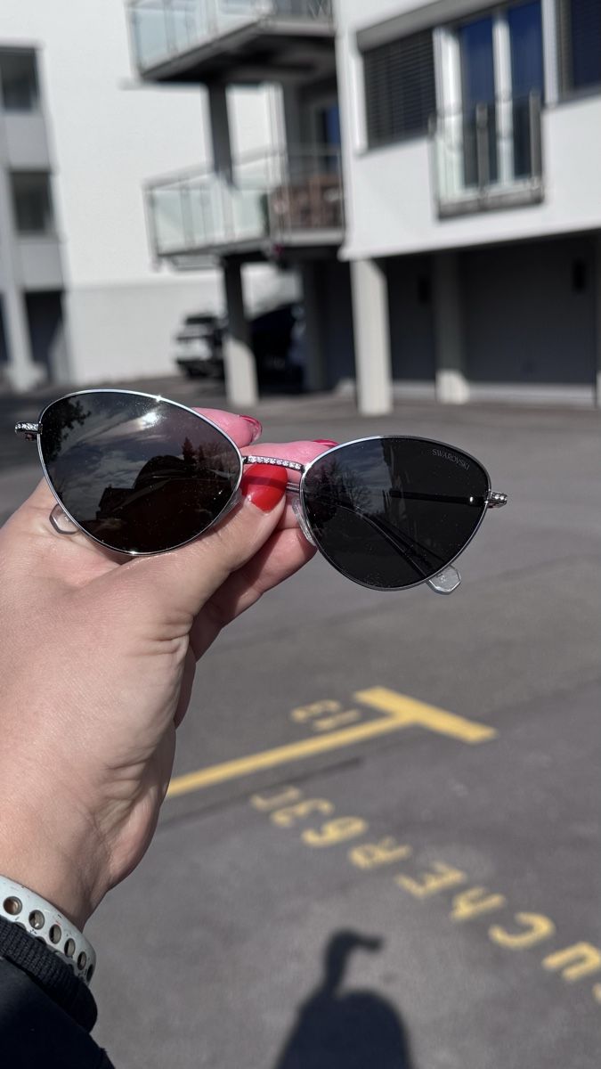 Swarovski Occhiali & Lenti: Summer Shades: Stylish Sunglasses - Silver Frame, Lightly Us – Nuovo e nell'imballaggio originale da Stäfa venduto da Pandorasbox2021 6